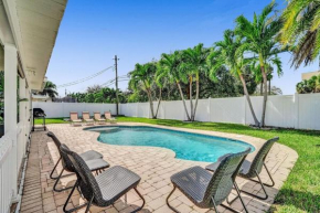 Beautiful 4 Bdrm Heated Pool Jacuzzi - 1.5 miles to Beach